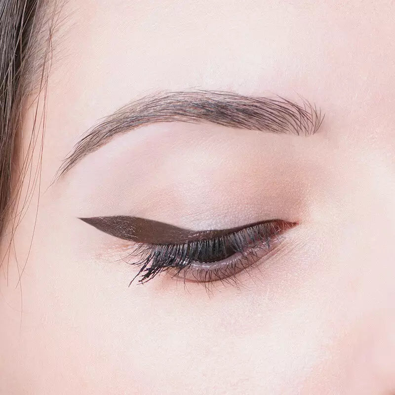 Nestemäinen Eye Liner, ruskea